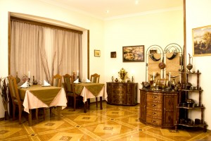 <p>Breakfast Room</p>