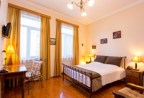 <p>Standard Double room</p>
