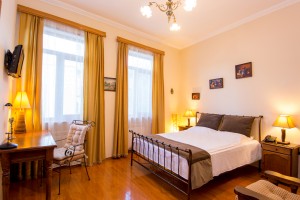 <p>Standard Double room</p>
