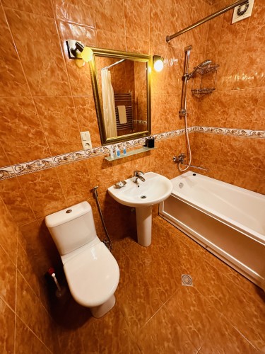 <p>Bathroom/ Standard Double Room</p>
