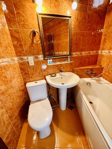 <p>Bathroom/ Suite Room</p>

