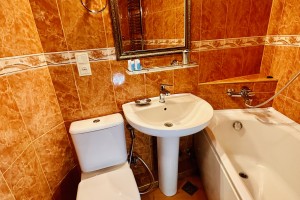 <p>Bathroom/ Suite Room</p>

