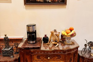 <p>Breakfast room</p>